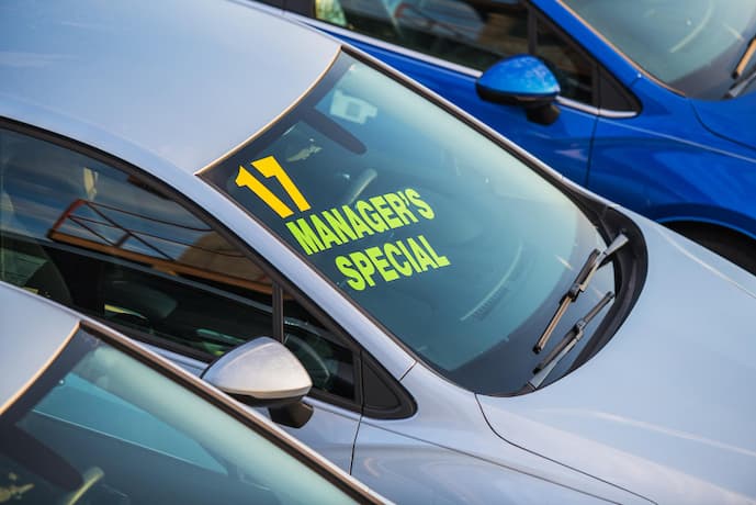 Fornecedores de etiquetas automotivas: 7 critérios que evitam prejuízos