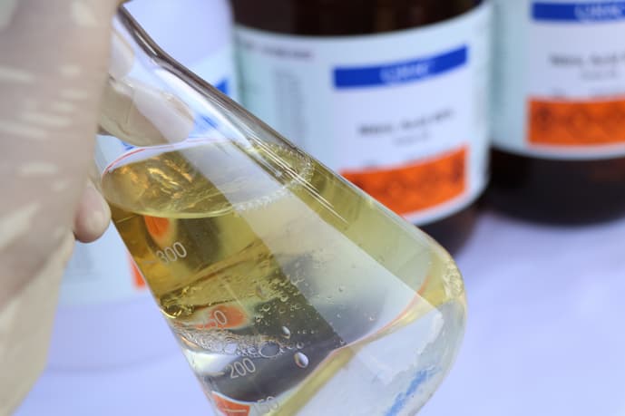 Etiquetas para indústria química: onde comprar com durabilidade